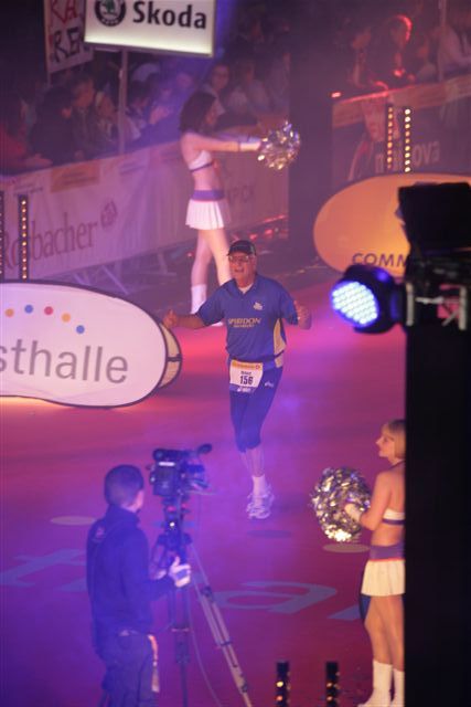 Zieleinlauf von Helmut Lösche 2010_ffm_marathon_3